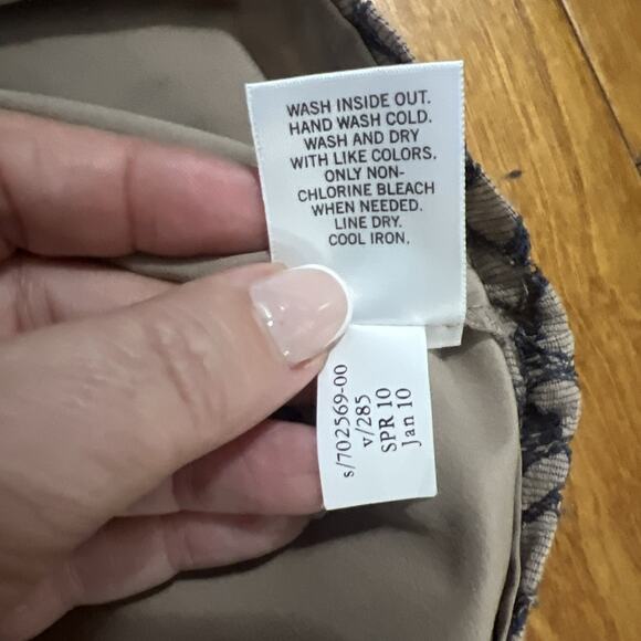 Vintage Y2K Banana Republic Embroidered Floral Mini Skirt Size 0 Tan Preppy Work - Picture 9 of 10